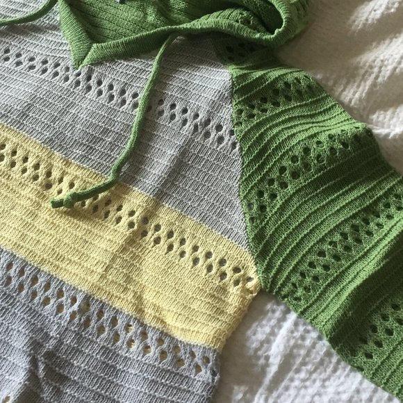 Sweater with Hoodie - Picture 4 of 8